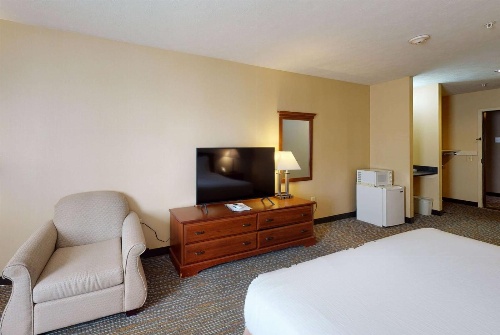 Ramada by Wyndham Strasburg image 2