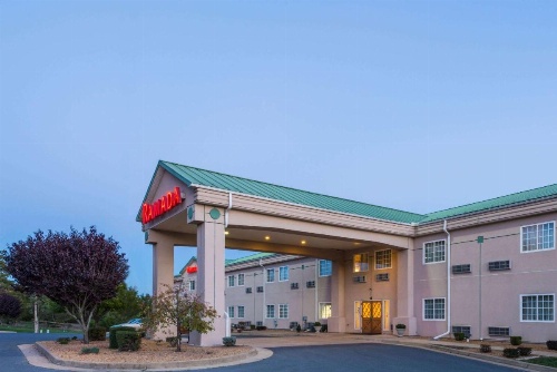 Ramada by Wyndham Strasburg image 20