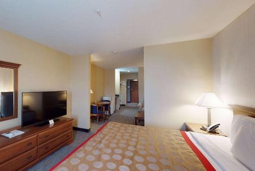 Ramada by Wyndham Strasburg image 23